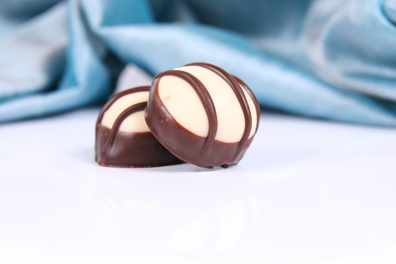 Słodkości z logo Twojej firmy – czekoladki firmowe, czekoladowe lentilki na prezent
